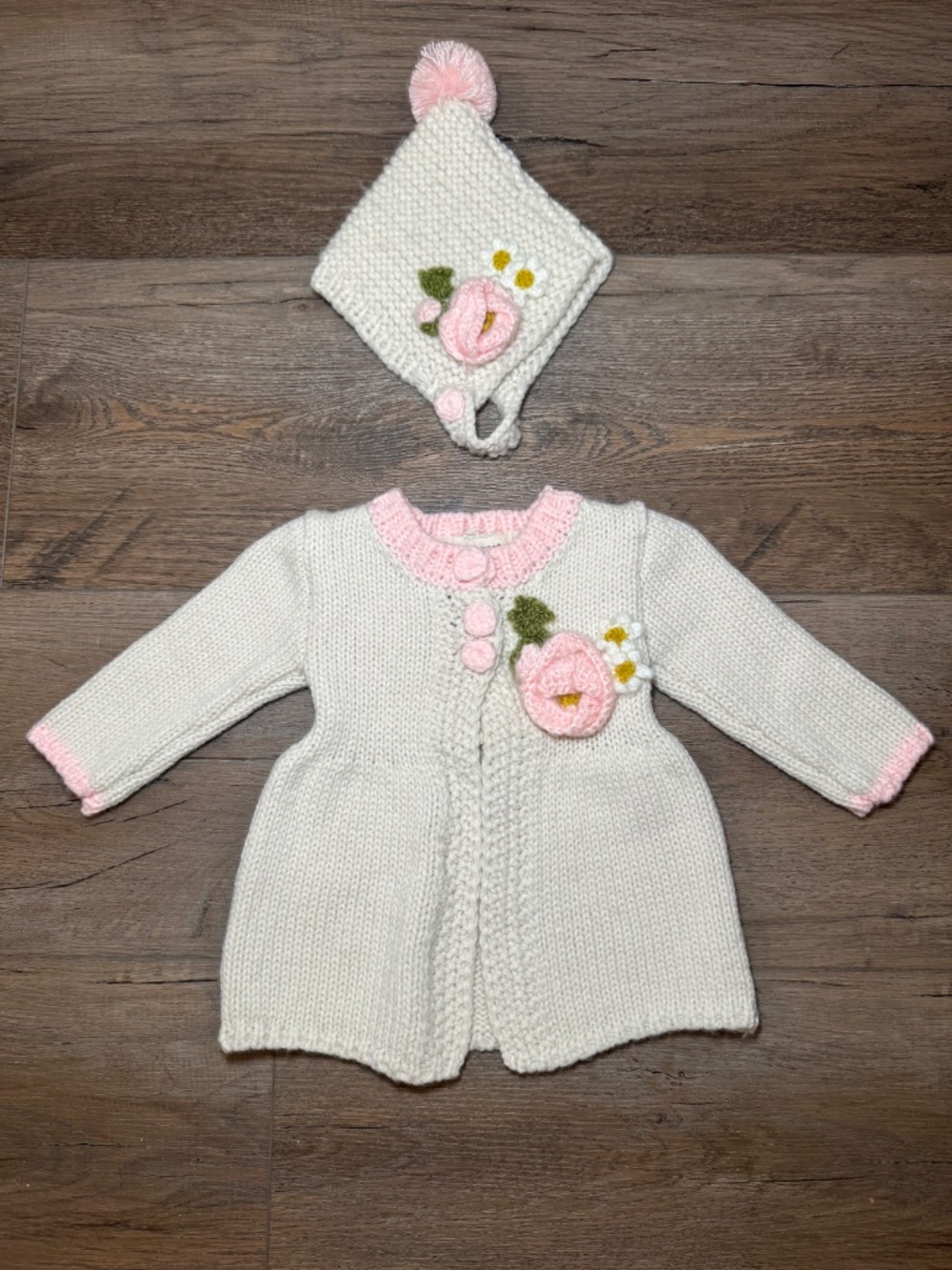 Huggalugs Natural Poppy Sweater w/ Matching Bonnet (034) - Picture 2 of 5